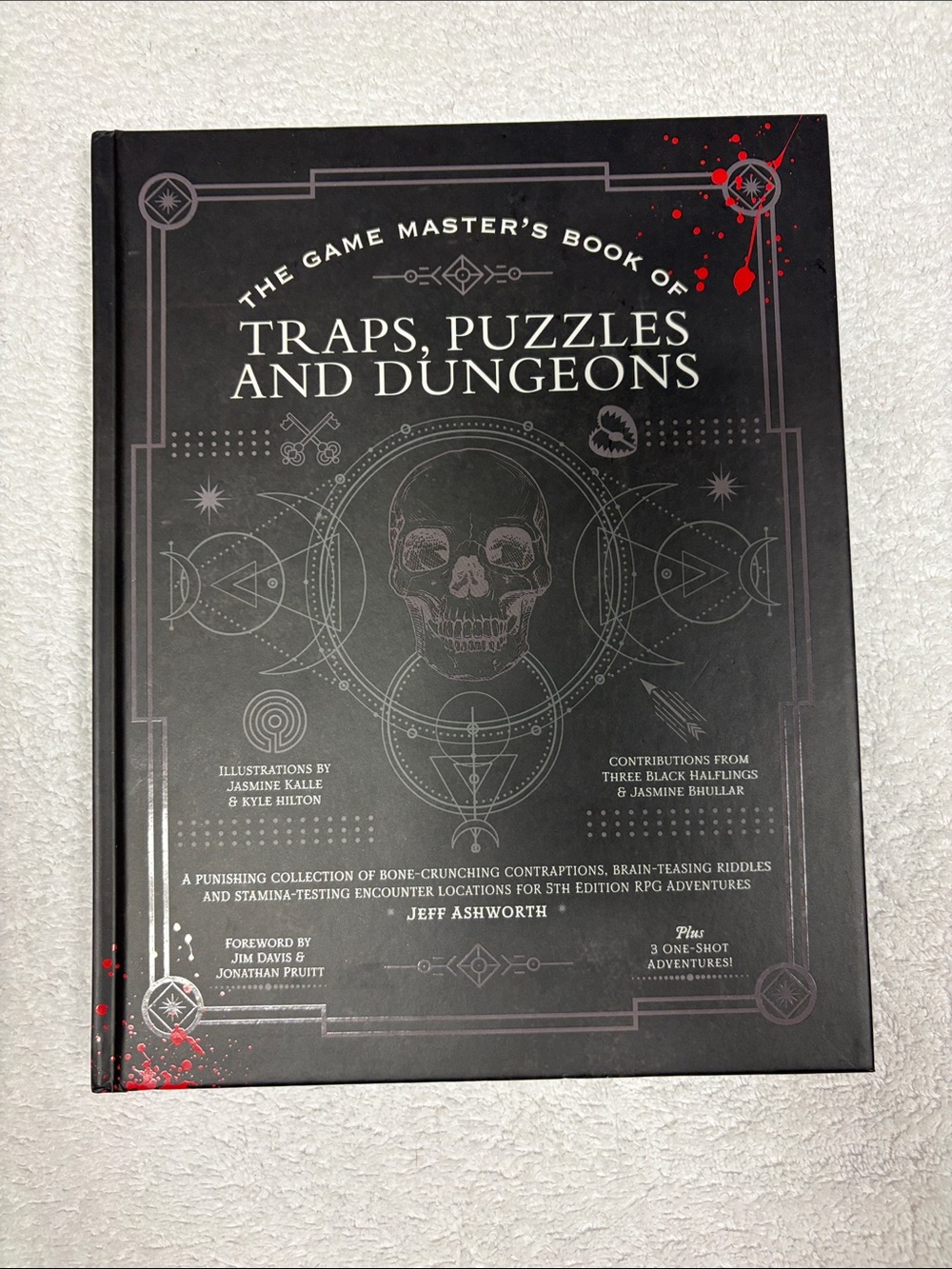 Traps, Puzzles and Dungeons - Black Hardcover Gaming Guide Jeff ashworth